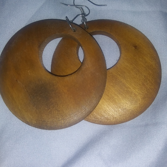 Earrings - Picture 7 of 16